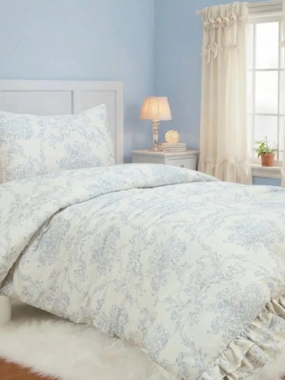 HARLOWE & WREN NWT Twin Ruffle Comforter Set Blue Floral